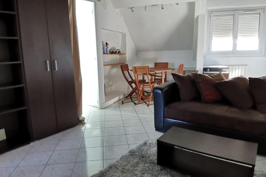 F2 35-44M2 9 Mins Voiture Chateau 4Pers 1Ch+Sejour Le Chesnay  Exteriör bild
